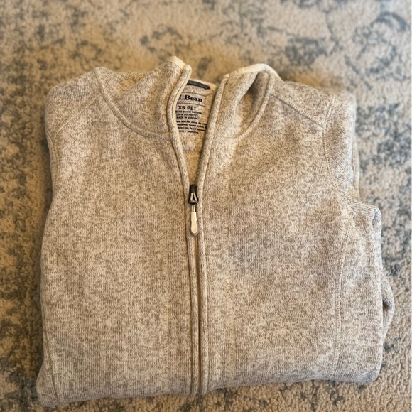 LL Bean Women’s XS (petite) Hooded Jacket. EUC - Picture 7 of 10